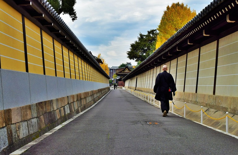 その土地、自由に売れる？重要伝統的建造物群保存地区の土地売買と法律の話